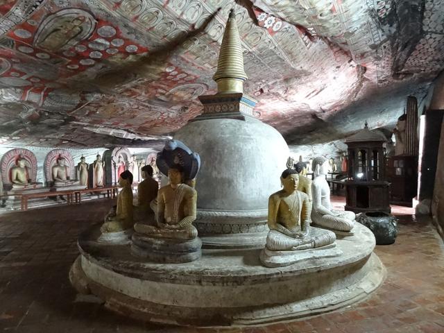 Dambulla cave temple